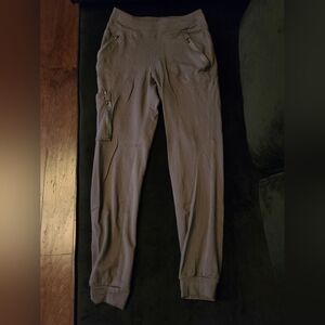 Jaanuu 10-Pocket Jogger Scrubs in Dark Gray Size Small